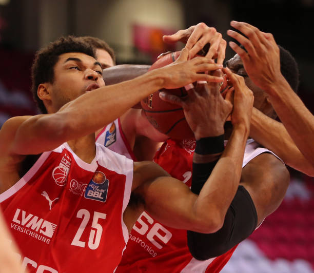 稳固防守和 稳固防守和