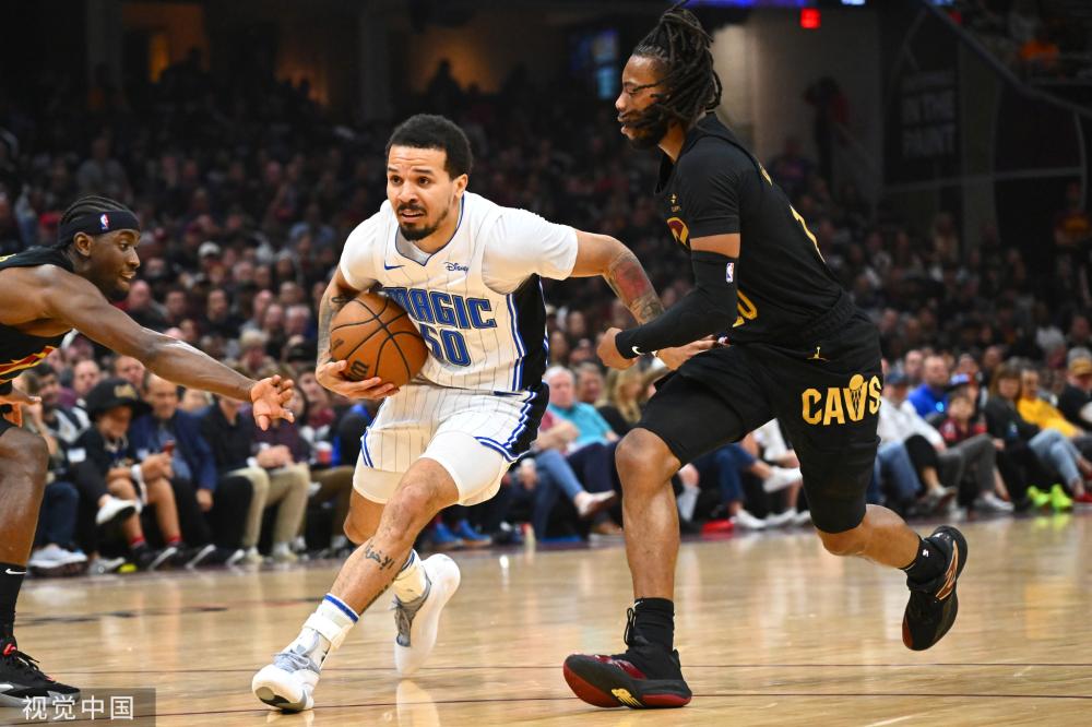 疑将鼓舞更 疑将鼓舞更